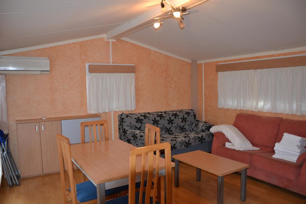 Camping Fuentes Blancas Burgo Esterno foto
