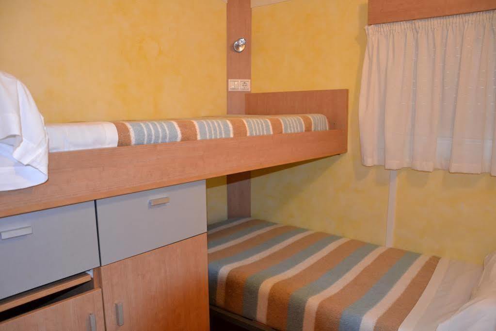 Camping Fuentes Blancas Burgo Esterno foto